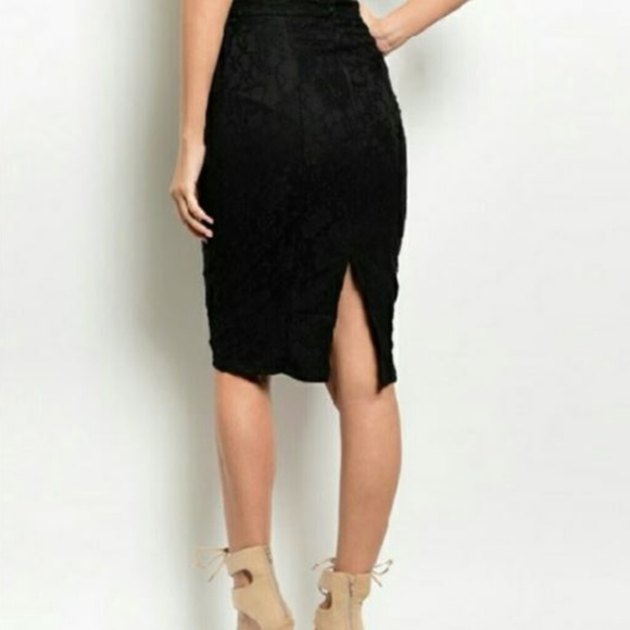 Nikibiki Lace Skirt - Picture 6 of 7